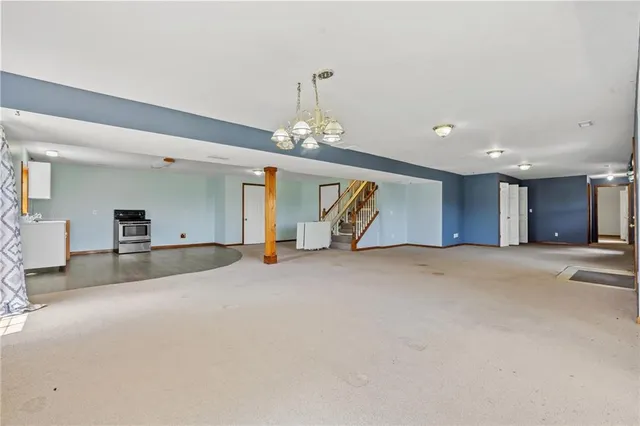 $599,900 | 8747 Southpoint Drive, Richmond, MO 64085