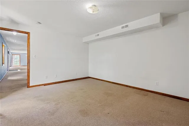 $599,900 | 8747 Southpoint Drive, Richmond, MO 64085