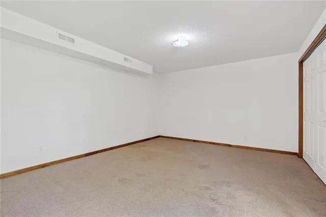 $599,900 | 8747 Southpoint Drive, Richmond, MO 64085