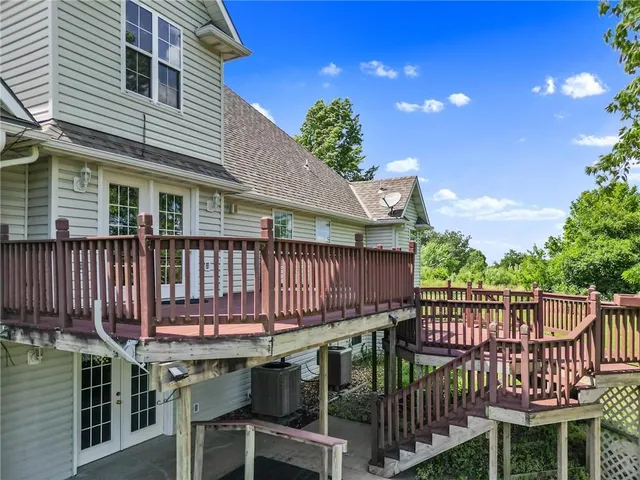 $599,900 | 8747 Southpoint Drive, Richmond, MO 64085