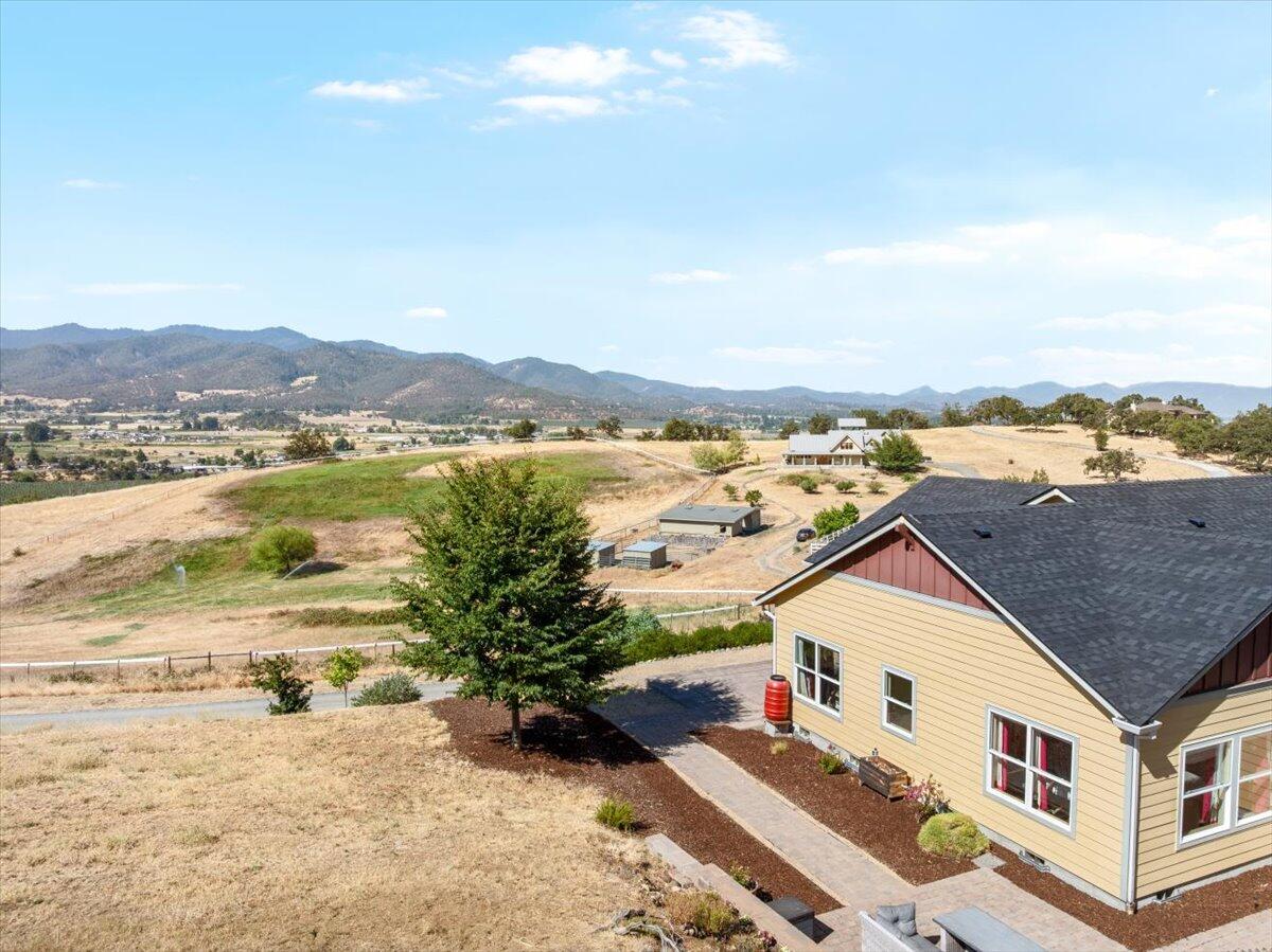 4856 Payne Road Medford, OR 97504 - Photo 41 of 49 Drone south side 2