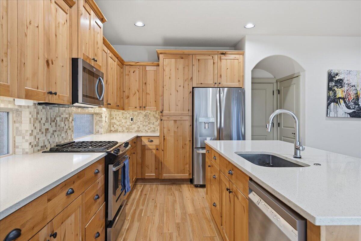 1713 Northwest Precision Lane Bend, OR 97703 - Photo 10 of 43