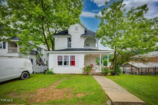 $324,900 | 948 Anderson Street, Bristol, TN 37620