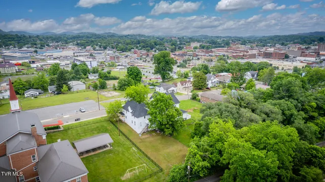 $324,900 | 948 Anderson Street, Bristol, TN 37620
