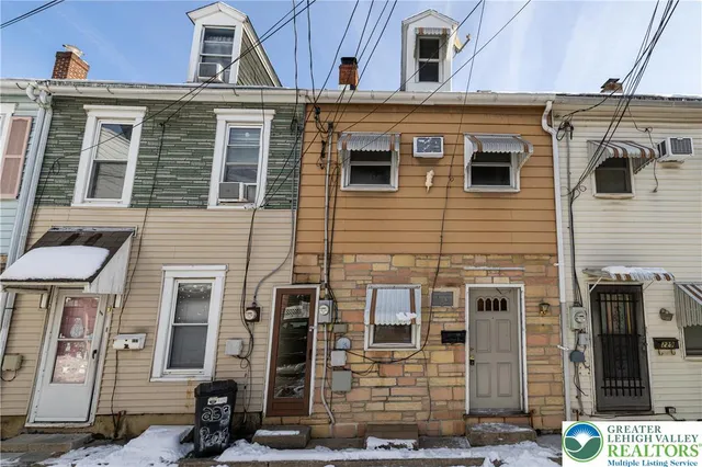 $225,000 | 231 North Peach Street, Allentown, PA 18102