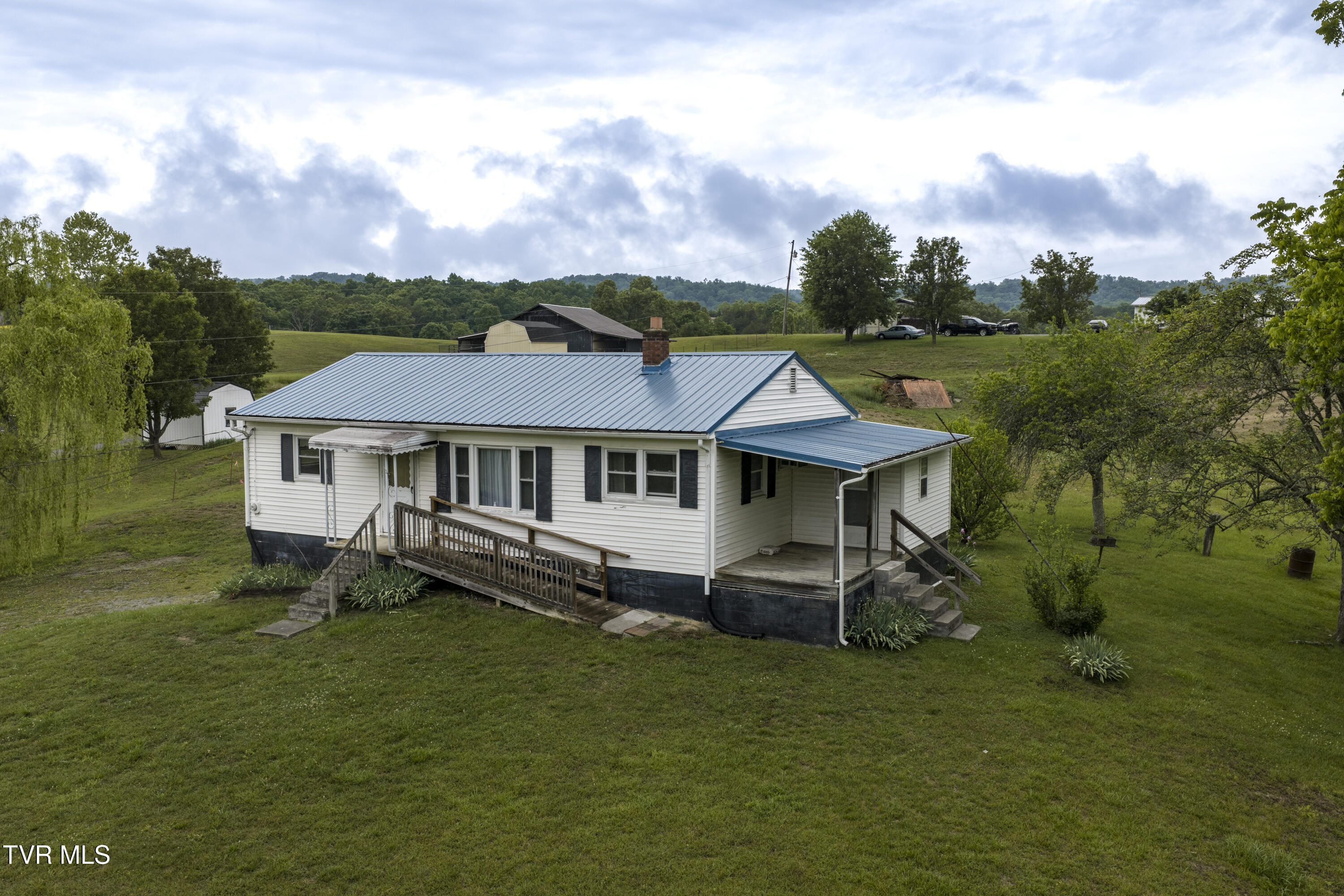 1313 Oasis Road Bulls Gap, TN 37711 - Photo 35 of 46 Oasis-Aerials-3