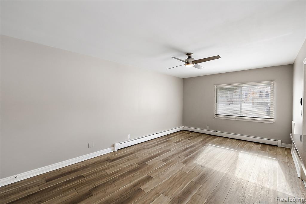 307 Ladd Road, Unit 2 Walled Lake, MI 48390 - Photo 3 of 10