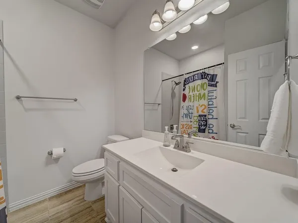 $2,900 | 426 Brook Meadow Drive, Midlothian, TX 76065