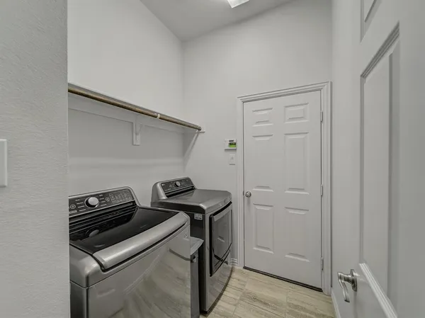 $2,900 | 426 Brook Meadow Drive, Midlothian, TX 76065