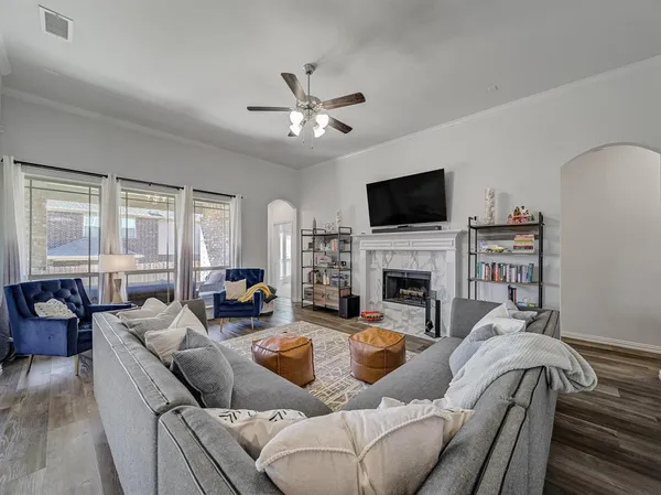 $2,900 | 426 Brook Meadow Drive, Midlothian, TX 76065