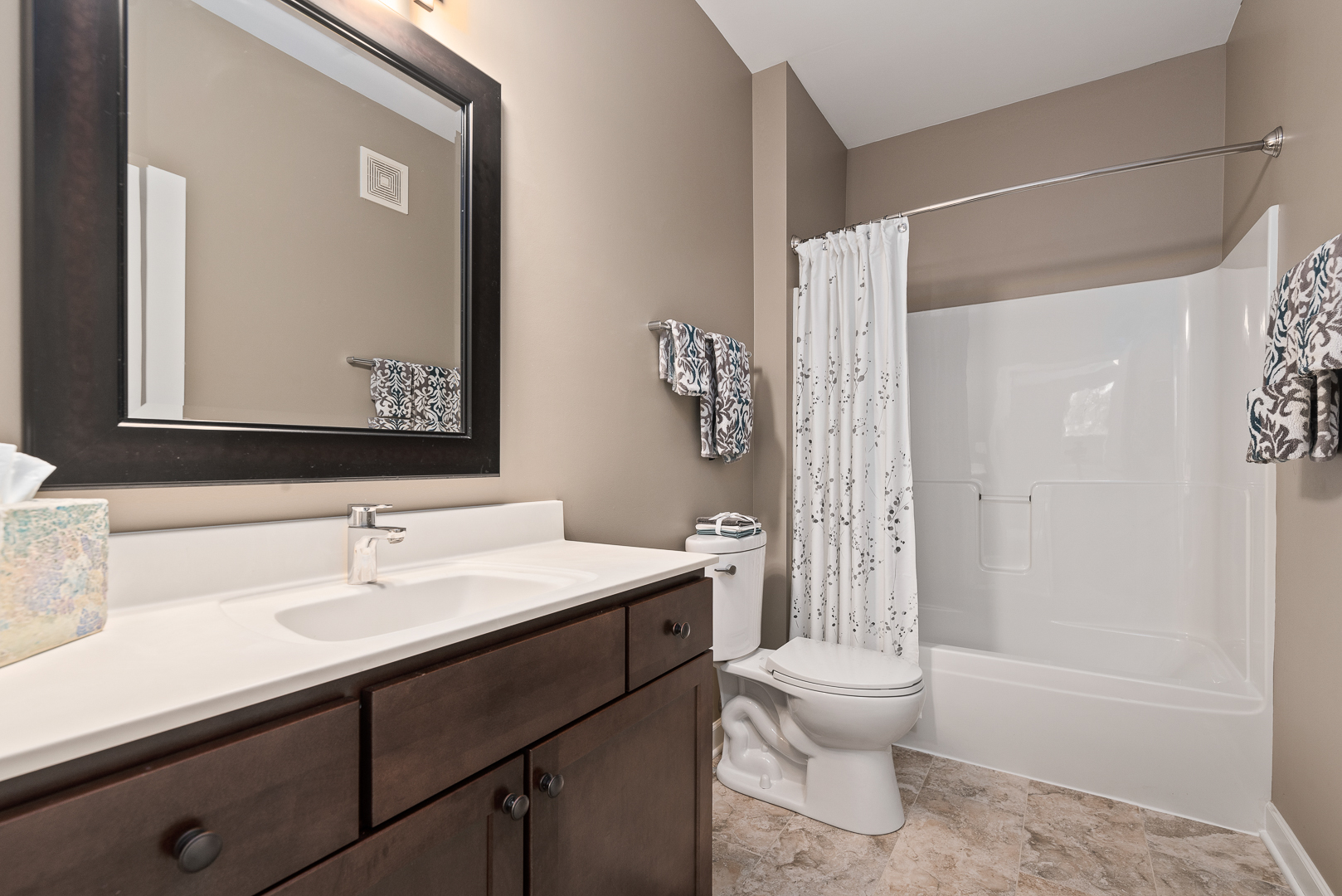 1038 Swift Road, Unit 1A Glen Ellyn, IL 60137 - Photo 13 of 19