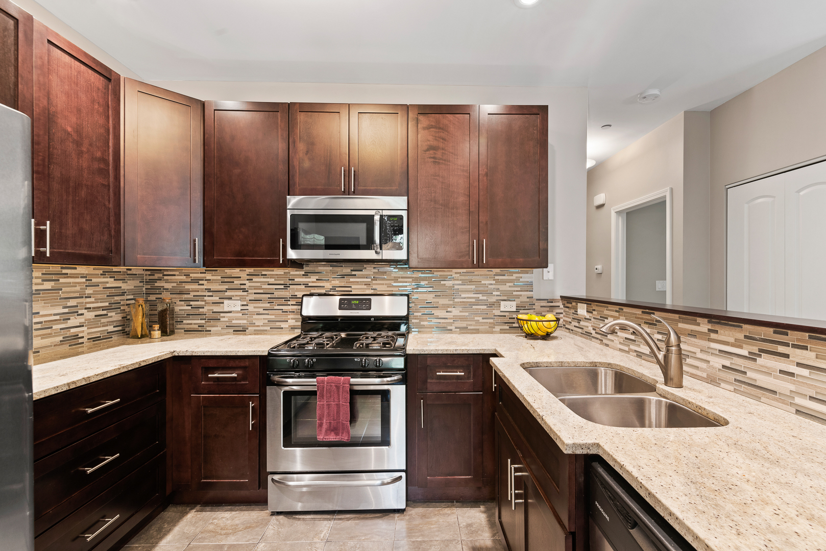 1038 Swift Road, Unit 1A Glen Ellyn, IL 60137 - Photo 9 of 19