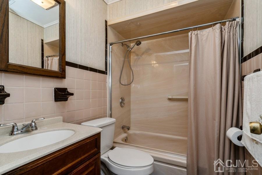 74 Chestnut Street Edison, NJ 08817 - Photo 19 of 45 Gallery Image 19