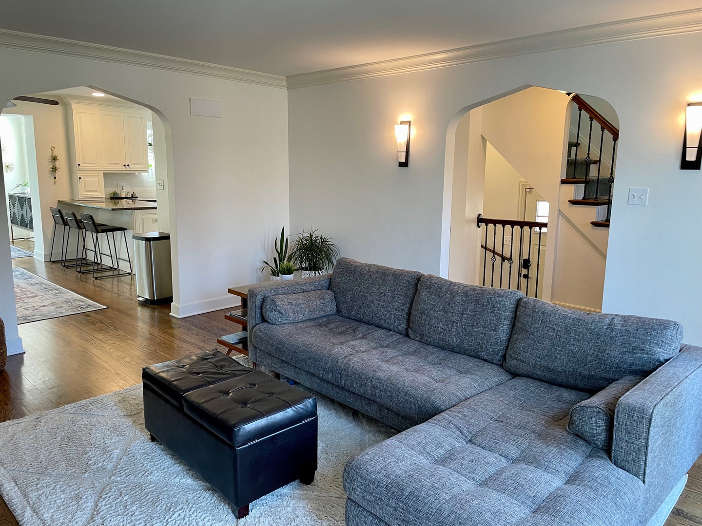 636 Selborne Road Riverside, IL 60546 - Photo 14 of 25 a living room with furniture