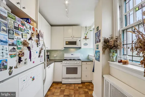 $224,000 | 4637 Pine Street, Unit D511, Philadelphia, PA 19143