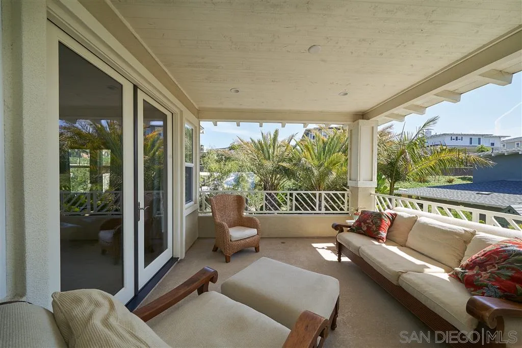 672 Polaris Drive Encinitas, CA 92024 - Photo 9 of 26 a balcony with furniture and a potted plant