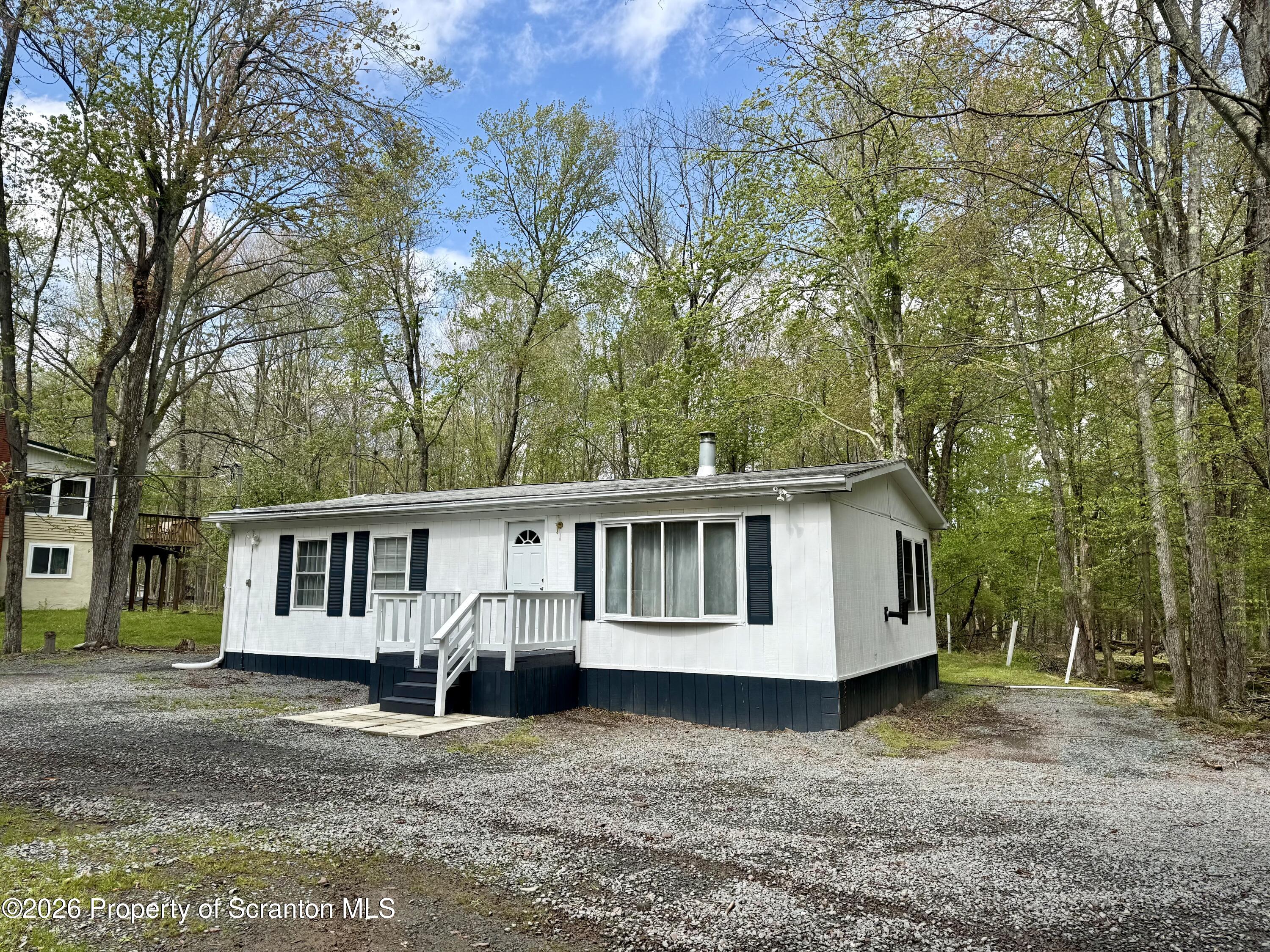 86 Windsor Lane Hawley, PA 18428 - Photo 2 of 23 IMG_2169