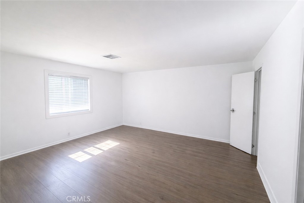 6541 Clear Springs Road Simi Valley, CA 93063 - Photo 3 of 11 Large bedroom