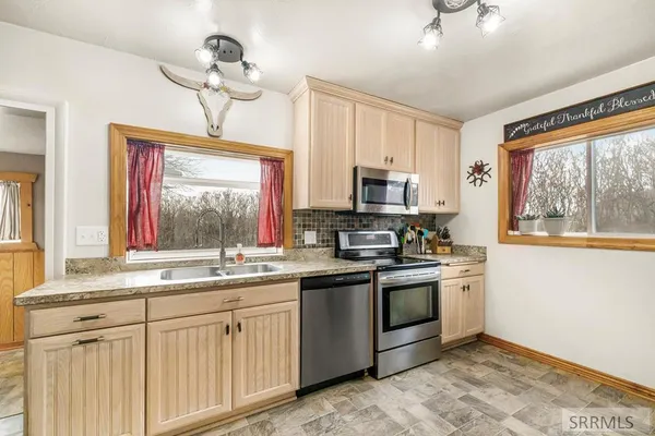 $415,000 | 590 Park Road, Arco, ID 83213