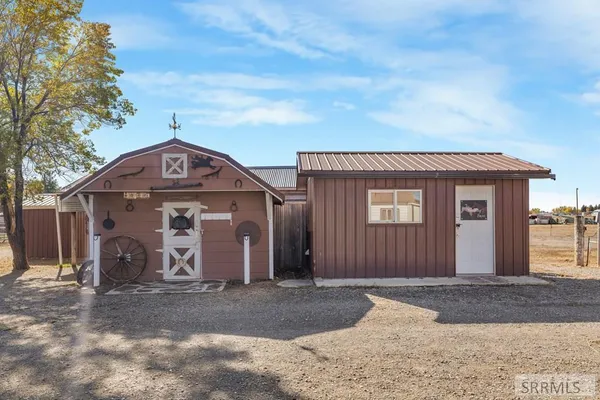 $415,000 | 590 Park Road, Arco, ID 83213