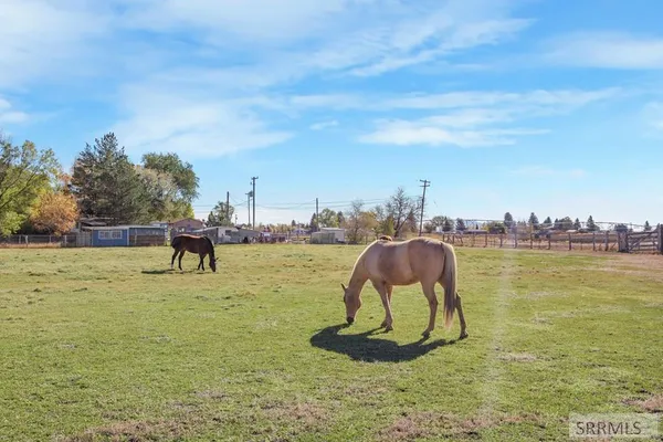 $415,000 | 590 Park Road, Arco, ID 83213