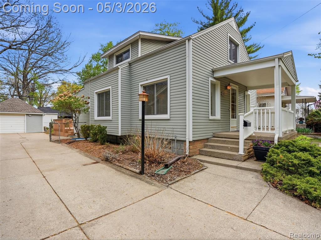 39 Woodward Heights Pleasant Ridge, MI 48069 - Photo 1 of 25 Gallery Image 1