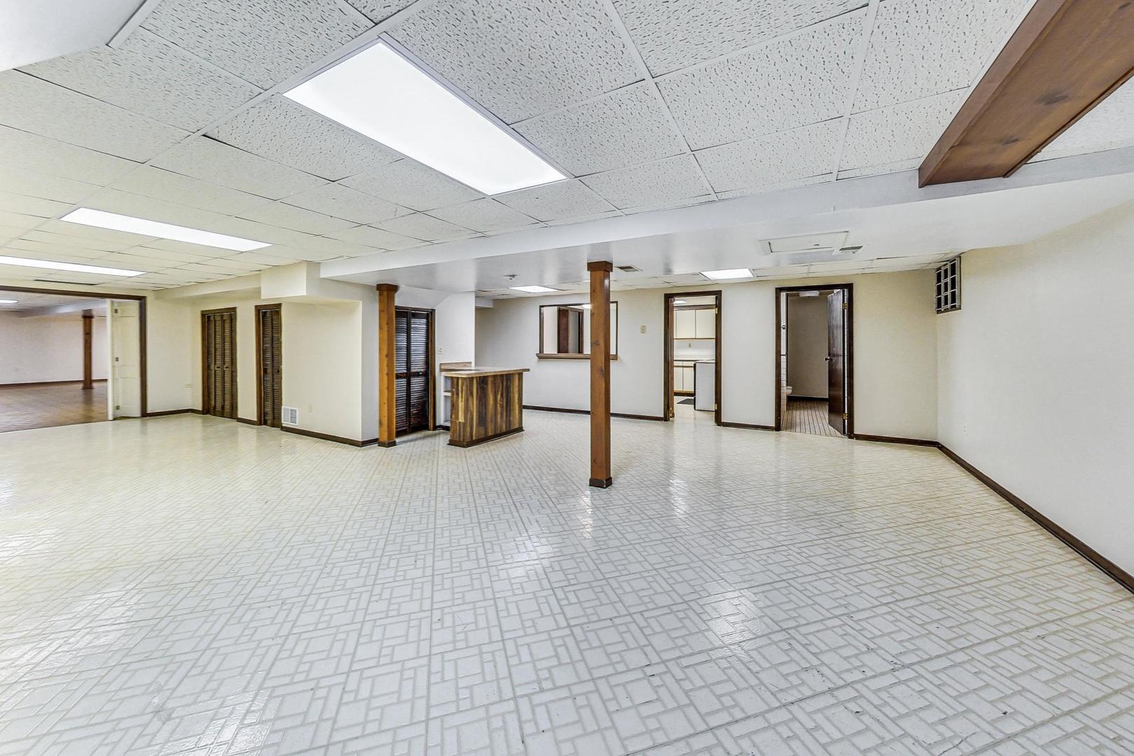 311 Deerpath Drive Winthrop Harbor, IL 60096 - Photo 36 of 48 a view of a livingroom with a furniture