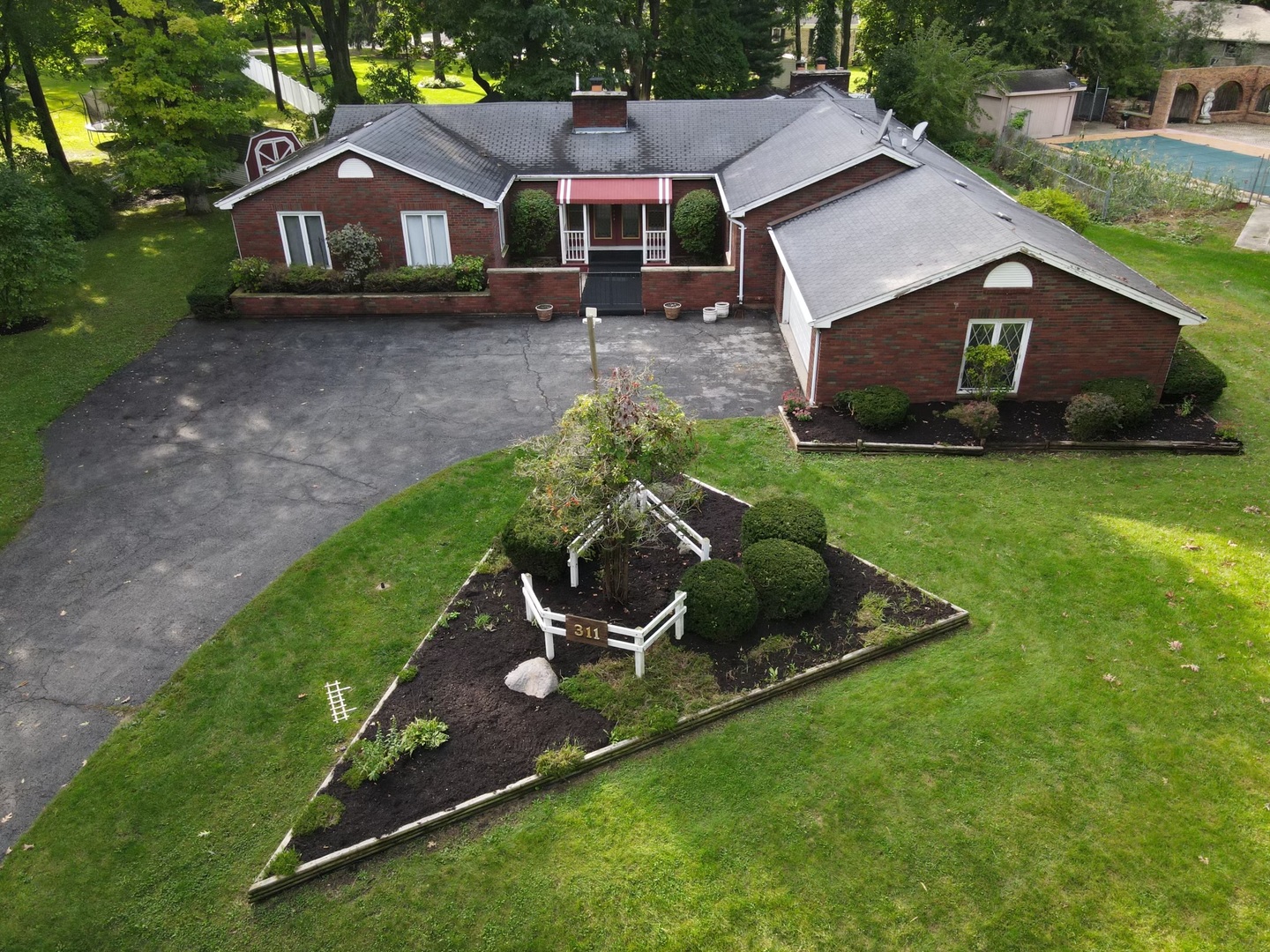 311 Deerpath Drive Winthrop Harbor, IL 60096 - Photo 44 of 48 a aerial view of a house with a yard and sitting area