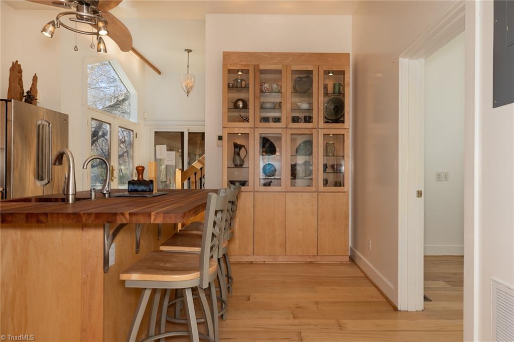 450 Simpson Reidsville, NC 27320 - Photo 4 of 23 what's cooking