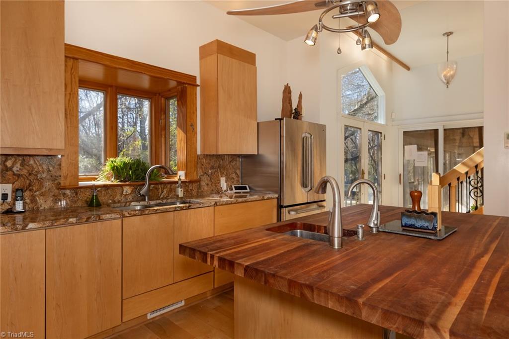 450 Simpson Reidsville, NC 27320 - Photo 5 of 23 You may not be Chef Ramsey but he would sure be jealous of your kitchen.