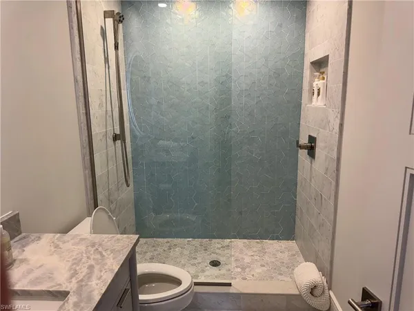 $5,500 | 787 4th Avenue South, Naples, FL 34102
