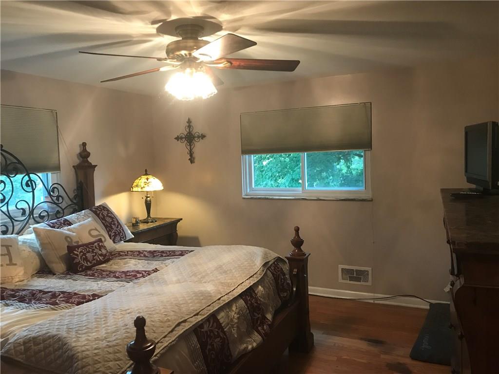 600 Ravencrest Road Pittsburgh, PA 15215 - Photo 16 of 21 Freshly painted master bedroom