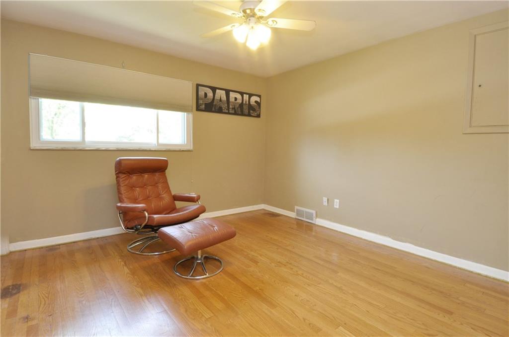 600 Ravencrest Road Pittsburgh, PA 15215 - Photo 18 of 21 Third bedroom