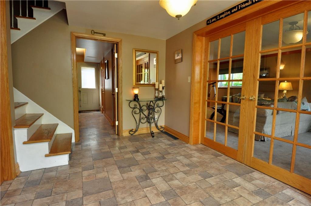 600 Ravencrest Road Pittsburgh, PA 15215 - Photo 6 of 21 Large, open foyer ....glass doors is entry into family room