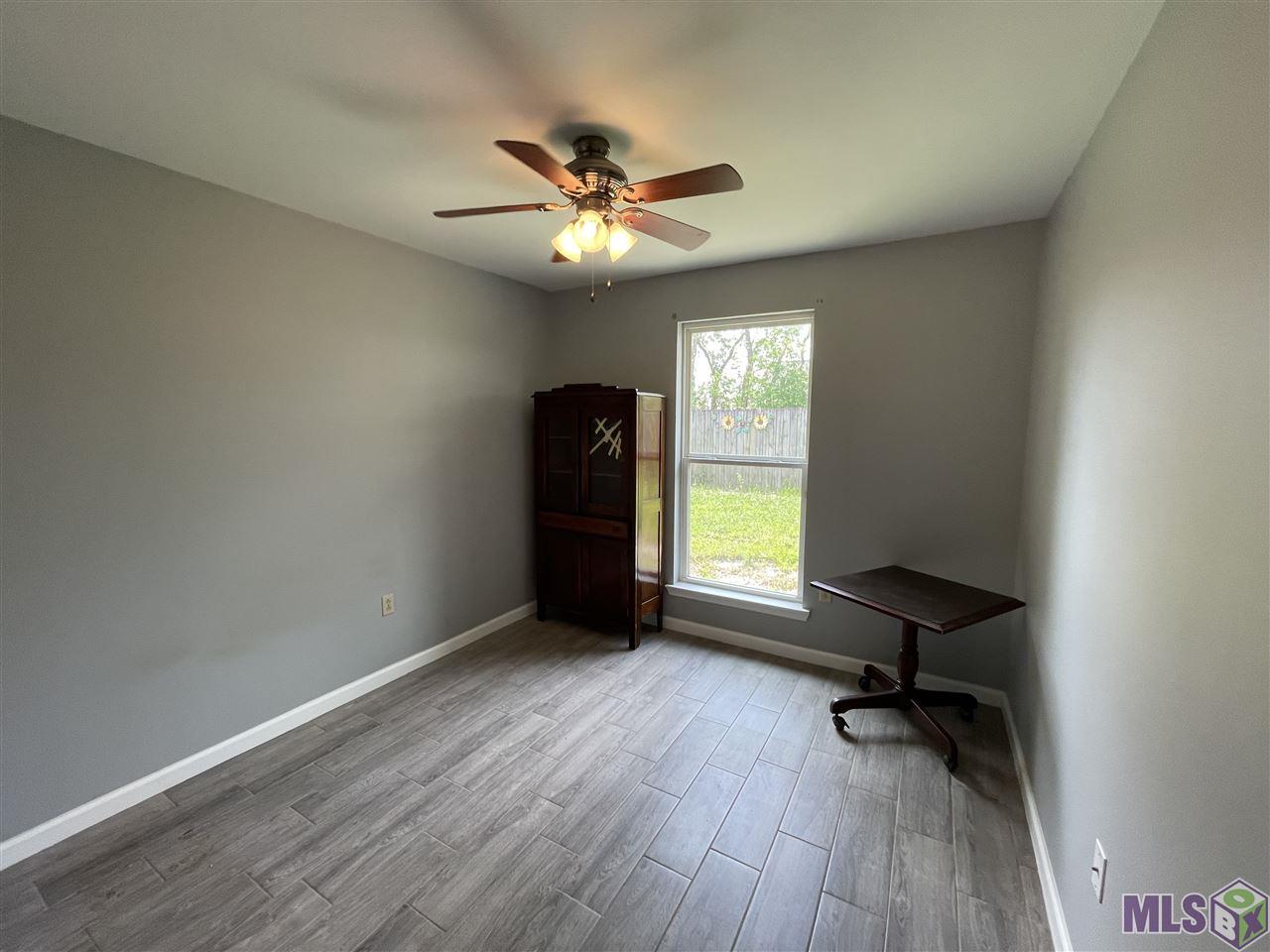 2064 Spring Ridge Avenue Baton Rouge, LA 70816 - Photo 3 of 5 Gallery Image 3