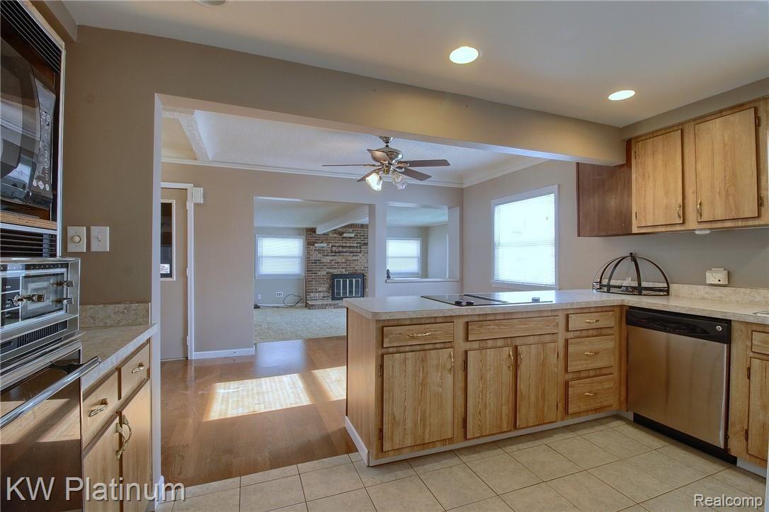 3470 Galbraith Line Road Yale, MI 48097 - Photo 11 of 34 11-Kitchen 4th View.jpg