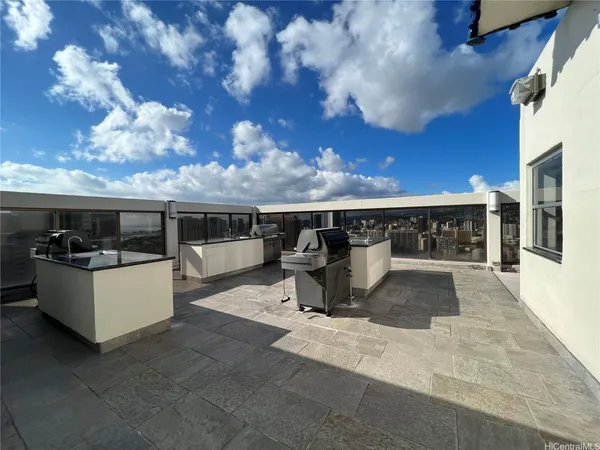 $2,500 | 400 Hobron Lane, Unit 1012, Honolulu, HI 96815