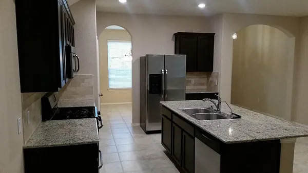 $2,100 | 3911 Webster Woods, Katy, TX 77449