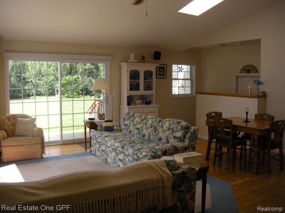 698 Shoreham Road Grosse Pointe, MI 48236 - Photo 6 of 21 Family room