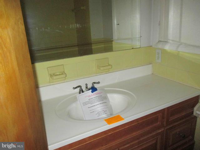 5647 Calyn Road Catonsville, MD 21228 - Photo 8 of 21 Bath