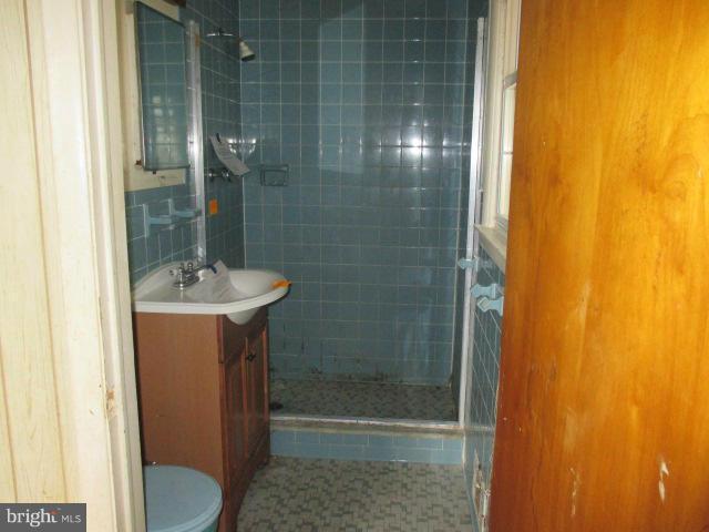 5647 Calyn Road Catonsville, MD 21228 - Photo 10 of 21 Bath (Master)