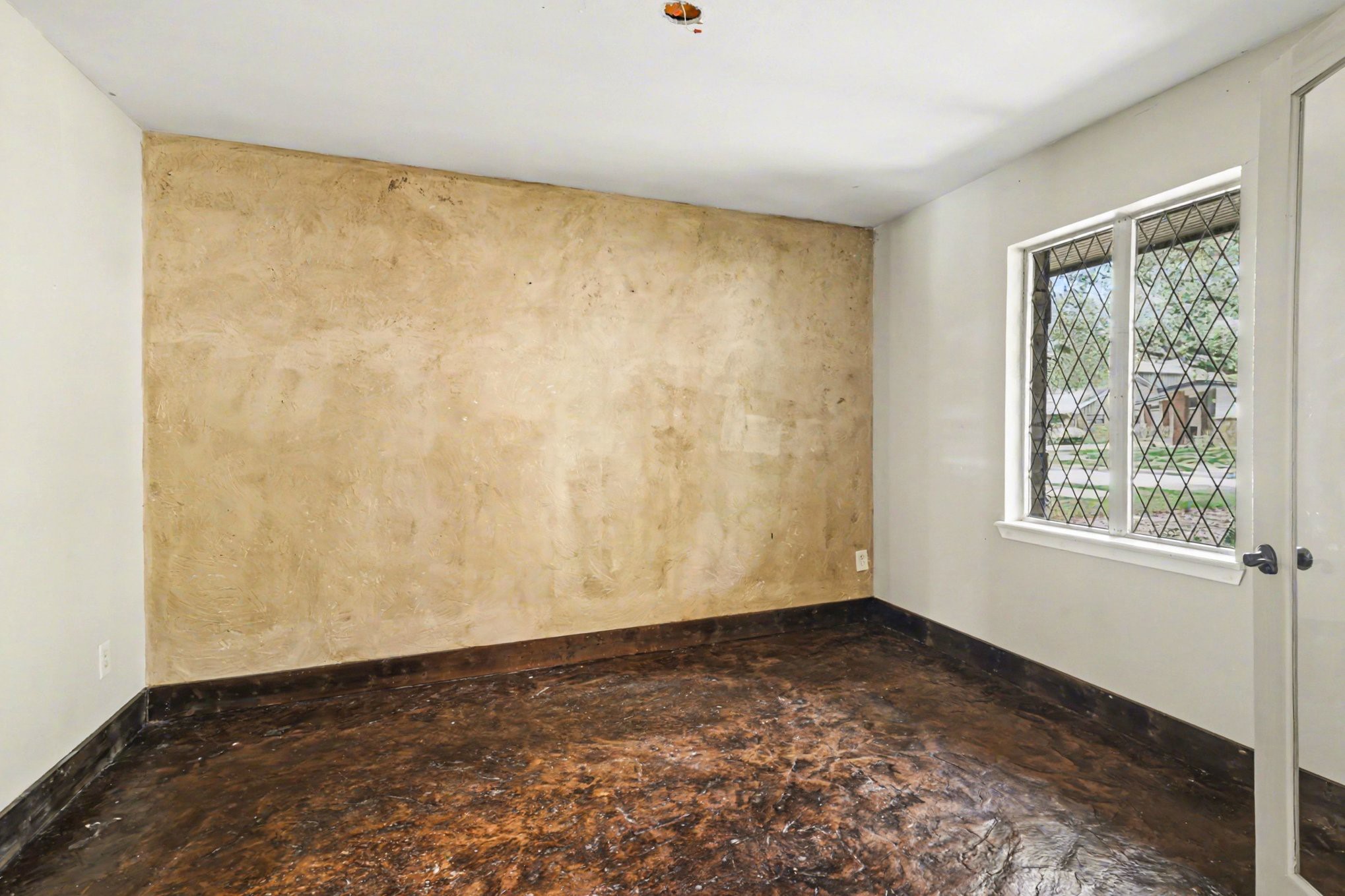 5251 Birdwood Road Houston, TX 77096 - Photo 17 of 35