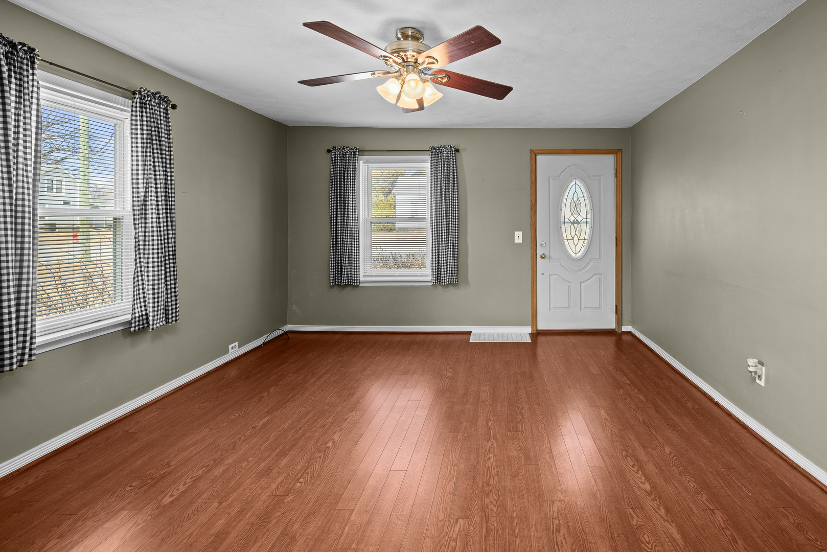 422 West Exchange Street Geneseo, IL 61254 - Photo 3 of 28