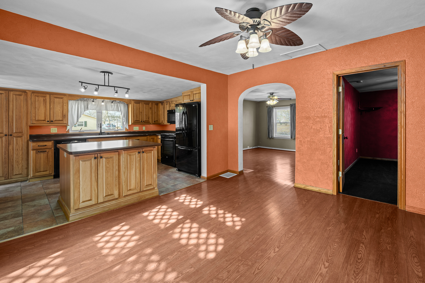 422 West Exchange Street Geneseo, IL 61254 - Photo 7 of 28