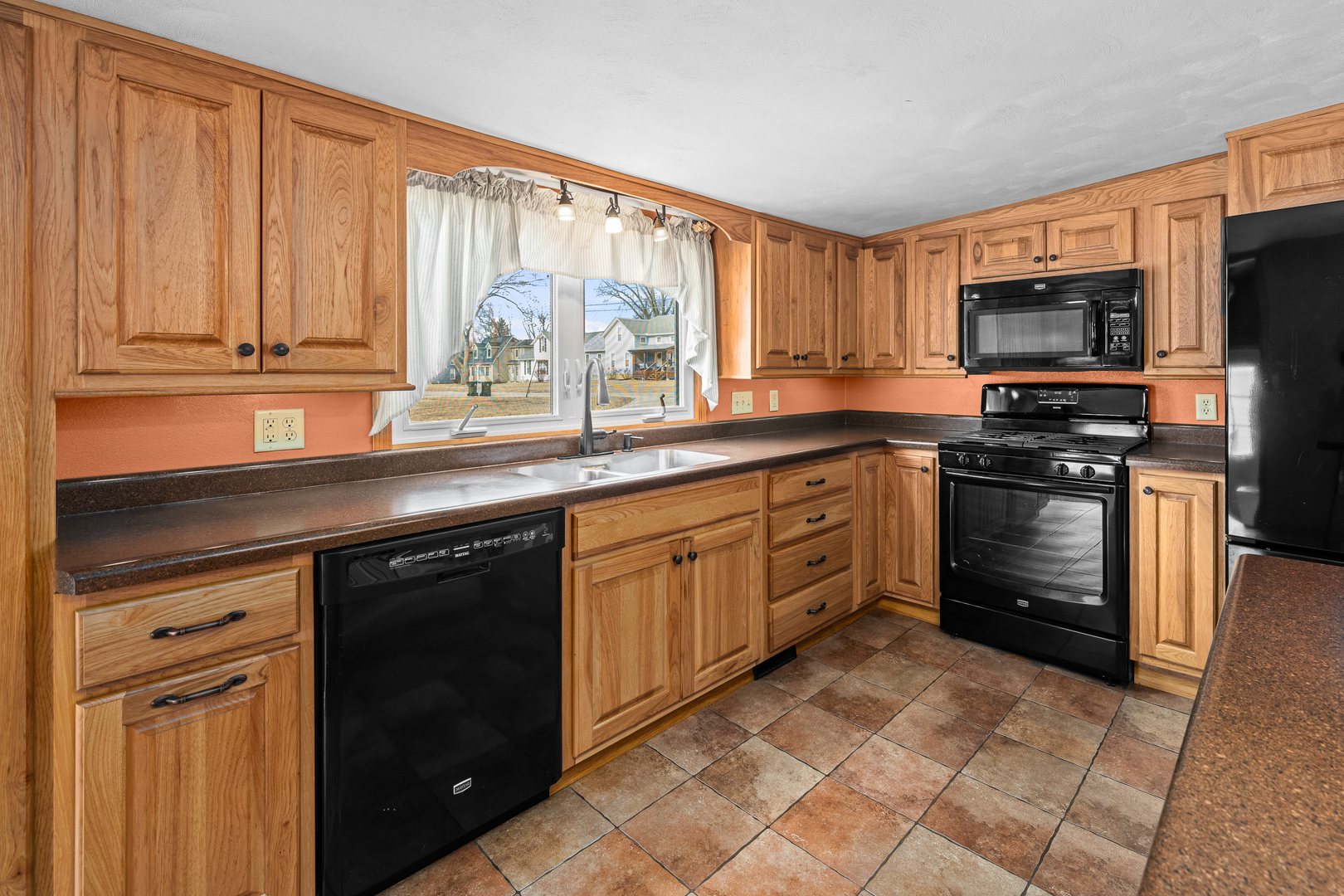 422 West Exchange Street Geneseo, IL 61254 - Photo 9 of 28