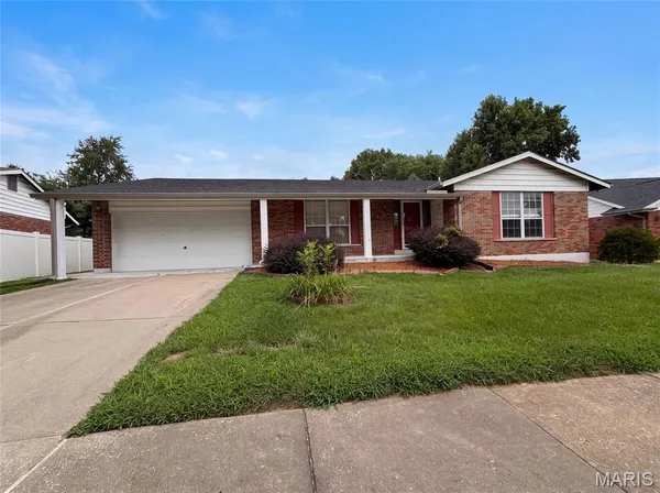 $235,000 | 3679 Vago Lane, Florissant, MO 63034