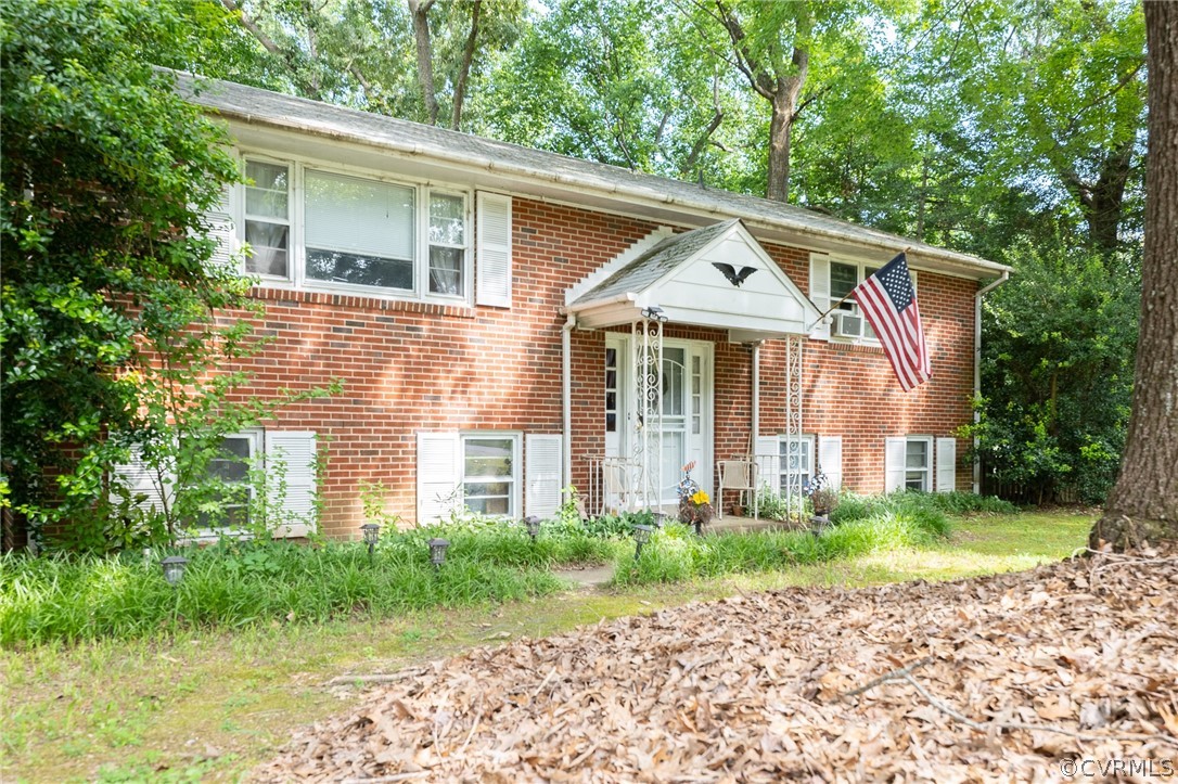 1121 Hybla Road North Chesterfield, VA 23236 - Photo 3 of 44 Gallery Image 3