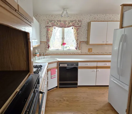 $298,500 | 2740 South Nakoma Court, Beloit, WI 53511