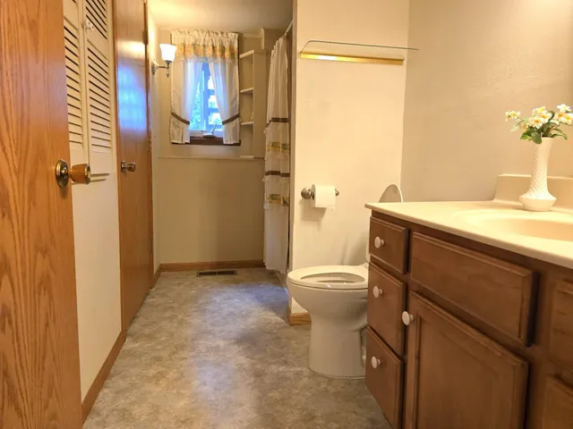 $298,500 | 2740 South Nakoma Court, Beloit, WI 53511