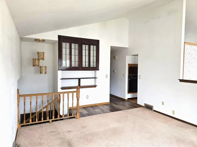 $298,500 | 2740 South Nakoma Court, Beloit, WI 53511